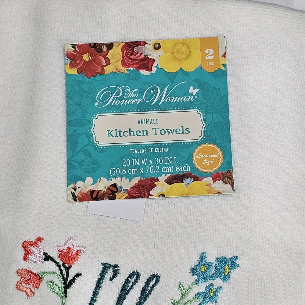 Animals Kitchen Towels Set of 2 The Pioneer Woman Cottage Core Cows 🐄🐄 Love 🥰